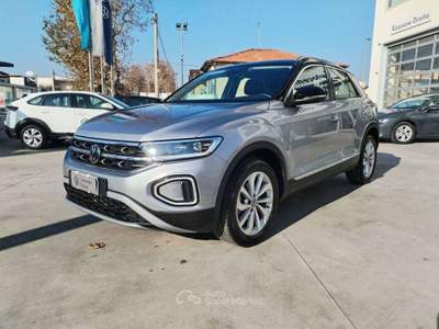 Volkswagen T-Roc 1.5 tsi Style dsg 150 CV -Telecamera-Keyless- Grigio usata Francavilla al Mare