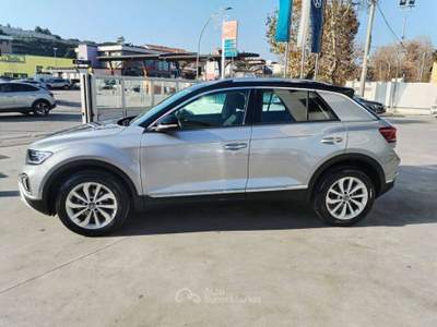 Volkswagen T-Roc 1.5 tsi Style dsg 150 CV -Telecamera-Keyless- Grigio usata Francavilla al Mare