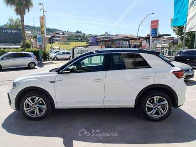 Volkswagen T-Roc 1.5 tsi R-Line 150 CV -Telecamera-Keyless-Tech Pack-IQ Drive Pack- Bianco usata Francavilla al Mare