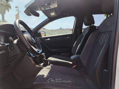 Volkswagen T-Roc 1.5 tsi R-Line 150 CV -Telecamera-Keyless-Tech Pack-IQ Drive Pack- Bianco usata Francavilla al Mare