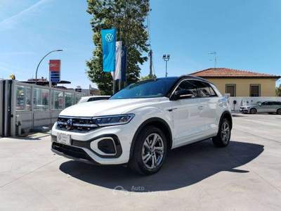 Volkswagen T-Roc 1.5 tsi R-Line 150 CV -Telecamera-Keyless-Tech Pack-IQ Drive Pack- Bianco usata Francavilla al Mare