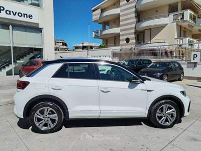 Volkswagen T-Roc 1.5 tsi R-Line 150 CV -Telecamera-Keyless-Tech Pack-IQ Drive Pack- Bianco usata Francavilla al Mare