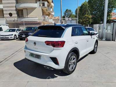 Volkswagen T-Roc 1.5 tsi R-Line 150 CV -Telecamera-Keyless-Tech Pack-IQ Drive Pack- Bianco usata Francavilla al Mare