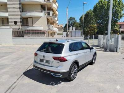 Volkswagen Tiguan 2.0 tdi Elegance 4motion 150cv dsg -Easy Open/Close Pack-Keyless-Matrix-Telecamera-Telaio Adattivo-Sterzo Progressivo- Grigio usata Francavilla al Mare