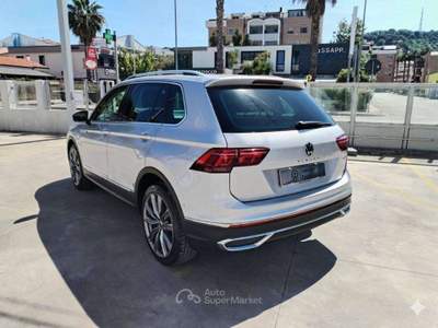 Volkswagen Tiguan 2.0 tdi Elegance 4motion 150cv dsg -Easy Open/Close Pack-Keyless-Matrix-Telecamera-Telaio Adattivo-Sterzo Progressivo- Grigio usata Francavilla al Mare