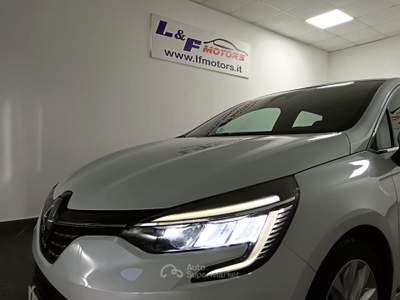 Renault Clio 1.6 Hybrid E-TECH  Bianco usata Giugliano in Campania