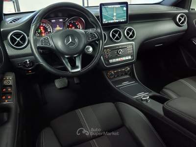 Mercedes-Benz Classe A A 180 d Automatic Premium Bianco usata Giugliano in Campania
