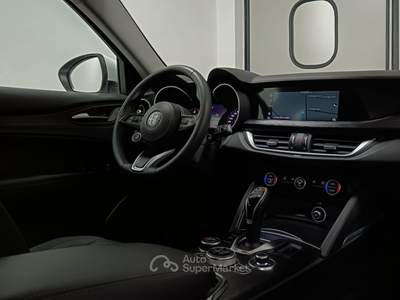 Alfa Romeo Stelvio 190 CV Q4 CAMBIO AUTOMATICO - RETRO CAMERA  - NAV Bianco usata Giugliano in Campania