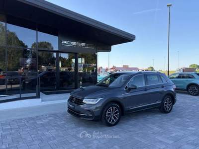 Volkswagen Tiguan 2.0 TDI 150 CV DSG Grigio usata Russi