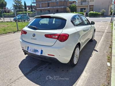 Alfa Romeo Giulietta 1.6 JTDm Distinctive Bianco usata CASTELLALTO