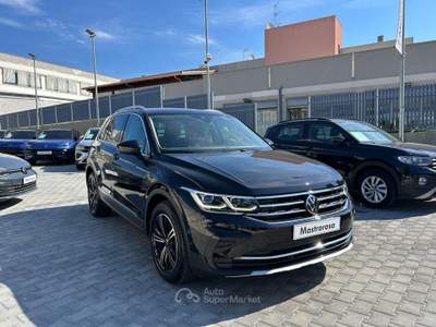 Volkswagen Tiguan SCR DSG Elegance Nero usata Monopoli