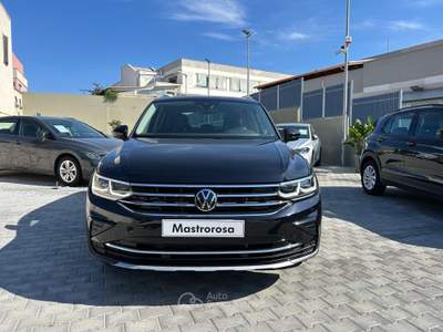 Volkswagen Tiguan SCR DSG Elegance Nero usata Monopoli
