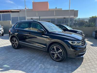 Volkswagen Tiguan SCR DSG Elegance Nero usata Monopoli
