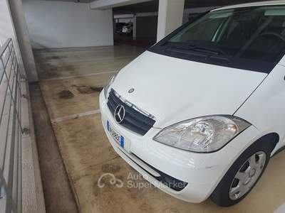 Mercedes-Benz Classe A buone condizioni - gomme 4 stagioni nuove - tagliandata Bianco usata pordenone