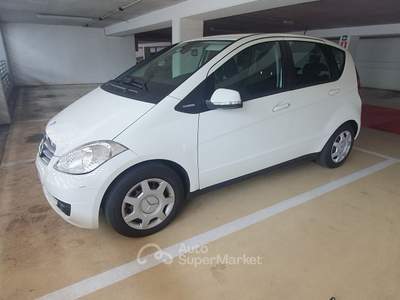 Mercedes-Benz Classe A buone condizioni - gomme 4 stagioni nuove - tagliandata Bianco usata pordenone