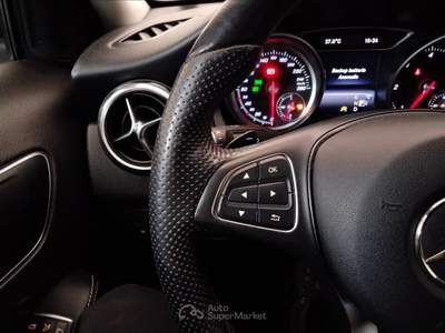 Mercedes-Benz GLA 200 D Sport 7G-DCT Grigio usata Lucca
