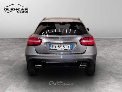 Mercedes-Benz GLA 200 D Sport 7G-DCT Grigio usata Lucca