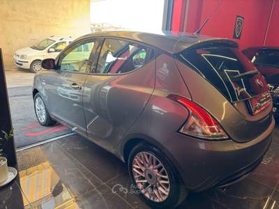 Lancia Ypsilon 5 porte GPL Ecochic Platinum Grigio usata Giugliano in Campania