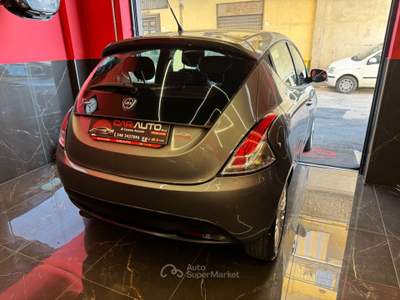 Lancia Ypsilon 5 porte GPL Ecochic Platinum Grigio usata Giugliano in Campania