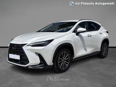 Lexus NX Hybrid 4WD Premium 244cv e-cvt Bianco usata Bussolengo
