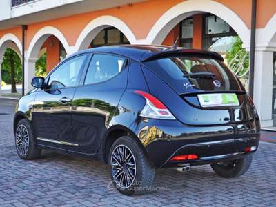 Lancia Ypsilon 1.3 MJT 16V 95 CV 5 porte S&S Gold Nero usata Saonara