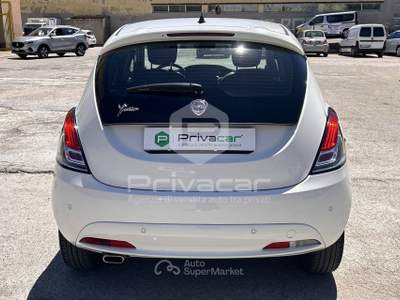 Lancia Ypsilon LANCIA Ypsilon 1.2 69 CV 5 porte GPL Ecochic Gold Bianco usata Montesilvano
