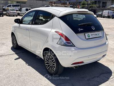 Lancia Ypsilon LANCIA Ypsilon 1.2 69 CV 5 porte GPL Ecochic Gold Bianco usata Montesilvano