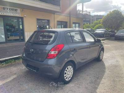 Hyundai i20 i20 5p 1.2 World Cup LE Grigio usata Aprilia