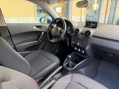 Audi A1 A1 Sportback 1.6 tdi Admired 90cv Blu/Azzurro usata Aprilia