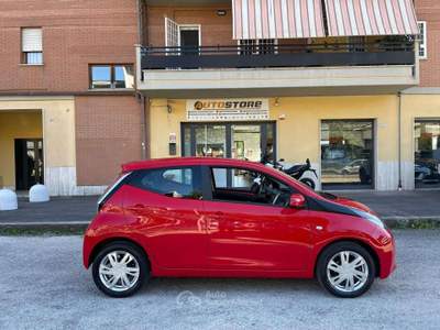 Toyota Aygo Aygo 5p 1.0 x-cool tss Rosso usata Aprilia