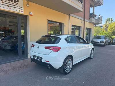 Alfa Romeo Giulietta Giulietta 2.0 jtdm(2) Distinctive 140cv usata Aprilia