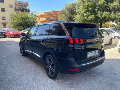 Peugeot 5008 5008 1.2 puretech t Allure s Nero usata Aprilia
