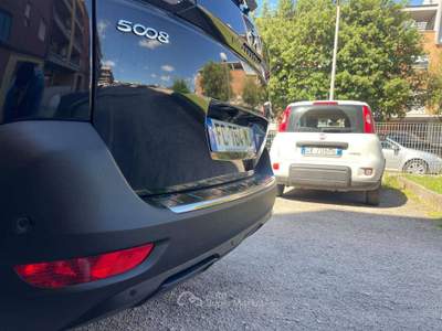 Peugeot 5008 5008 1.2 puretech t Allure s Nero usata Aprilia