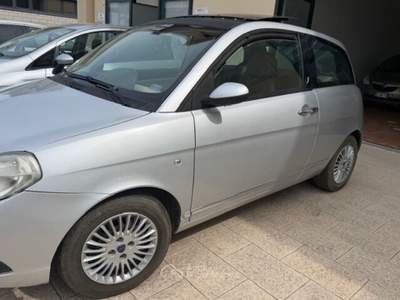 Lancia Ypsilon Platino cv 95 automatica ok neopatentati Grigio usata Termoli