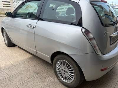 Lancia Ypsilon Platino cv 95 automatica ok neopatentati Grigio usata Termoli