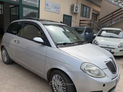Lancia Ypsilon Platino cv 95 automatica ok neopatentati Grigio usata Termoli