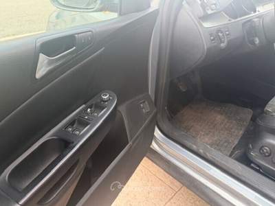 Volkswagen Passat DPF Var. Highline cv 17 Blu/Azzurro usata Termoli
