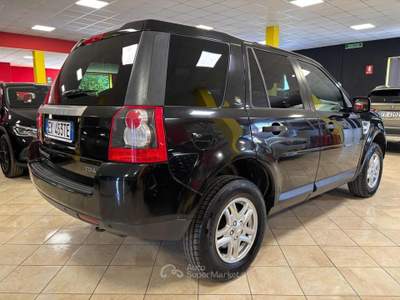 Land Rover Freelander 2.2 TD4 Nero usata Bozzolo