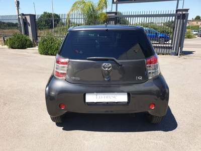 Toyota iQ 1.3 Executive Grigio usata Taranto