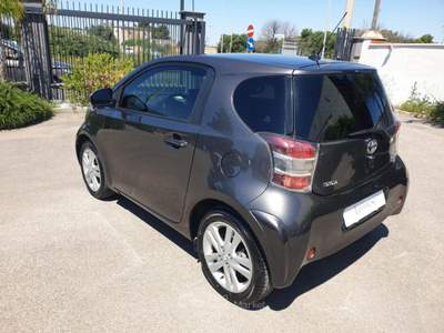 Toyota iQ 1.3 Executive Grigio usata Taranto