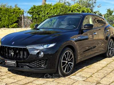 Maserati Levante V6 Diesel 250cv AWD Granlusso (Tetto/APP/Retro) Nero usata Castellaneta