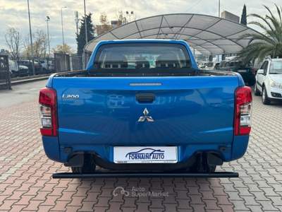 Mitsubishi L200 2.3 D DOUBLE CAB 4x4 EASY SELECT INVITE CONNECT Blu/Azzurro usata Sesto Fiorentino