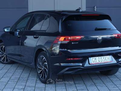 Volkswagen Golf 1.5 eTSI 130 CV EVO PREZZO NETTO ACT DSG Life Nero usata Caorso