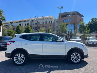 Nissan Qashqai 1.5 dCi  Acenta AUTO PER NEOPATENTATI Bianco usata Portogruaro