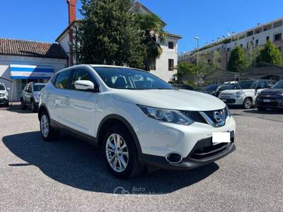 Nissan Qashqai 1.5 dCi  Acenta AUTO PER NEOPATENTATI Bianco usata Portogruaro