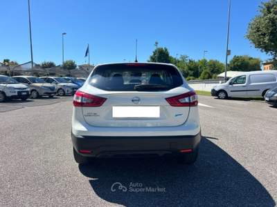 Nissan Qashqai 1.5 dCi  Acenta AUTO PER NEOPATENTATI Bianco usata Portogruaro
