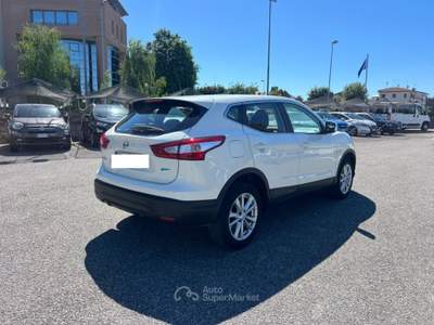 Nissan Qashqai 1.5 dCi  Acenta AUTO PER NEOPATENTATI Bianco usata Portogruaro