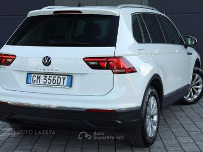 Volkswagen Tiguan 2.0 TDI SCR Life Bianco usata Caorso