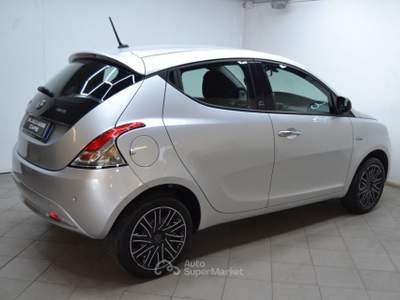 Lancia Ypsilon 1.0 FireFly 5 porte S&S Hybrid Ecochic Gold Argento usata Rovigo
