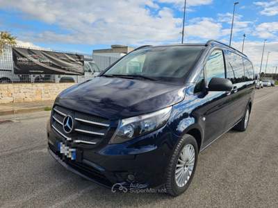 Mercedes-Benz Vito 2.0 119CDI 4x4 PL Tourer Select Extra-Long 9 POSTI Blu/Azzurro usata Maruggio